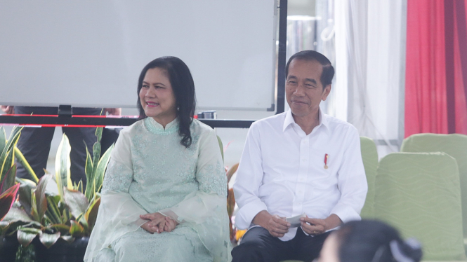 Presiden Jokowi dan Ibu Iriana Jokowi Nyoblos Pemilu 2024 di TPS 10