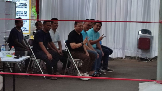 Setya Novanto Acungkan 2 Jari Saat Nyoblos di Lapas Sukamiskin