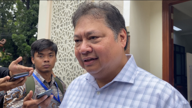 Airlangga mengatakan dirinya akan nonton bareng (nobar) penghitungan quick count yang akan digelar siang nanti bersama dengan Prabowo Subianto Capres Nomor Urut 02.