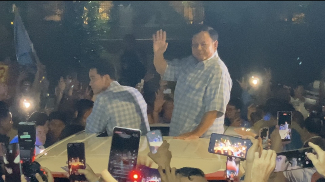 Pasangan Capres Cawapres nomor urut 2 Prabowo Subianto-Gibran Rakabuming Raka hingga kini telah meninggalkan kediaman Prabowo menuju Istora Senayan, Jakarta, Rabu 14 Februari 2024 malam. 