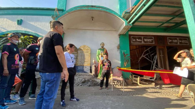 Balkon Gereja di Filipina Ambruk 
