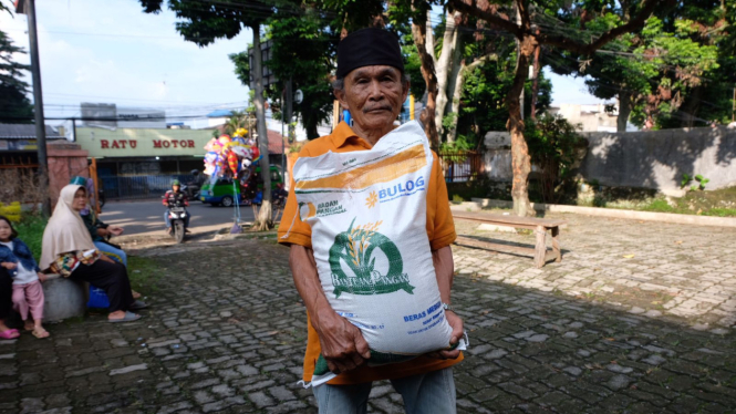 Bulog kembali salurkan beras bantuan pangan