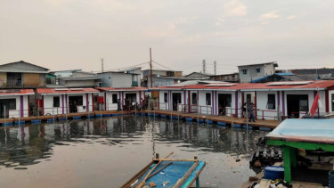 Universitas Pertahanan Bantu Dirikan Rumah Apung di Pluit