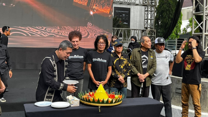 God Bless menyelenggarakan Pameran Retrospektif God Bless 50 Tahun