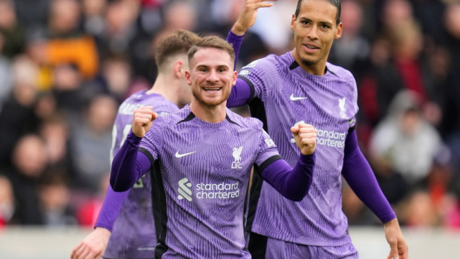 Pemain Liverpool rayakan gol Alexis Mac Allister