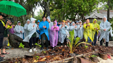 Tanam Mangrove dan Lepas Satwa di Pulau Sebaru