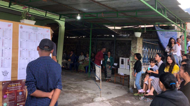 Pencoblosan di TPS 16 Kelurahan Pau Kec Langke Rembong