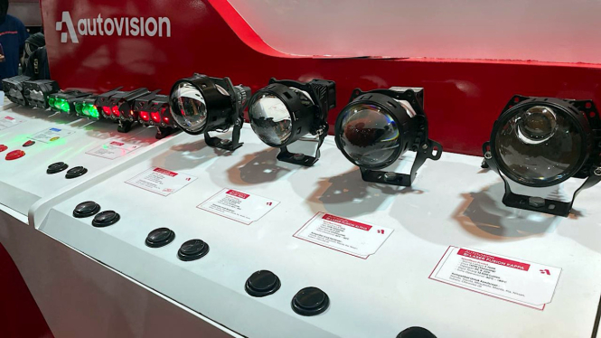 Lampu Autovision BiLED Dakar Carbon Generasi 3
