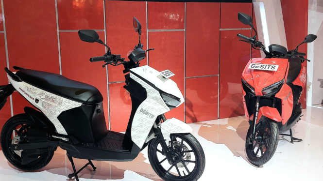 Gesits luncurkan motor listrik Timnas Indonesia di IIMS 2024