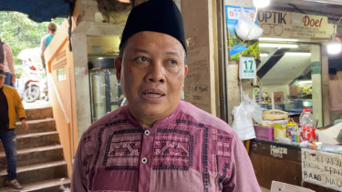 Kepala UPT Pasar Agung, Depok, Raden Hermawan 
