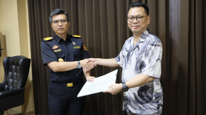 Bea Cukai memberikan izin tempat penyelenggaraan pameran berikat (TPPB)
