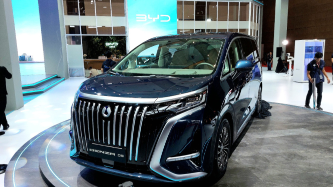BYD Denza 9