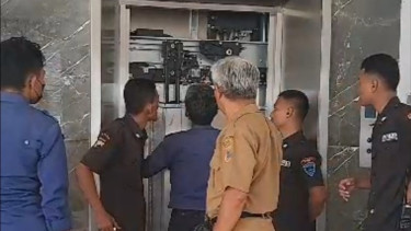 Gara-gara listrik padam, 3 pegawai Pemkab Brebes terjebak dalam lift 45 menit