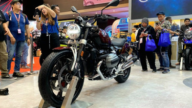 BMW R12