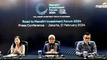 Chief Economist Bank Mandiri, Andry Asmoro, Direktur Treasury & International Banking Bank Mandiri, Eka Fitria, dan Direktur Capital Market Mandiri Sekuritas, Silva Halim, dalam telekonferensi pers 'Pre-Event : Mandiri Investment Forum (MIF) 2024'.
