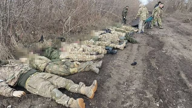 VIVA MIliter: Mayat tentara Rusia usai serangan roket militer Ukraina