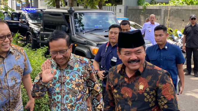 Hadi Tjahjanto temui Mahfud MD di kediamannya di Jakarta Selatan