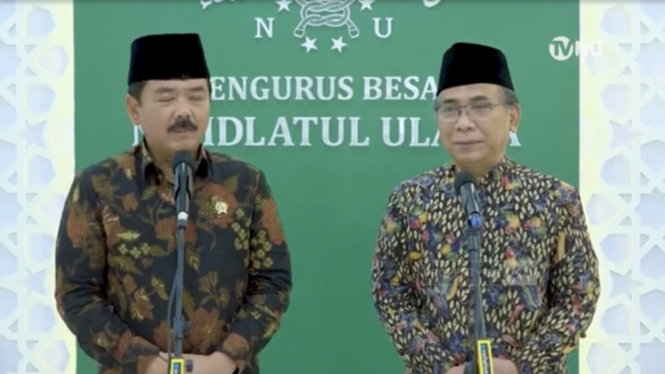 Hadi Tjahjanto yang kini sudah menjabat sebagai Menteri Koordinator Politik, Hukum, dan Keamanan (Menko Polhukam) usai dilantik langsung oleh Presiden Joko Widodo di Istana Negara. 