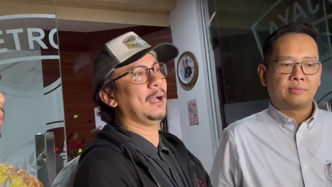 Vincent Rompies hadir dampingi sang putra jalani pemeriksaan di Polres Tangsel
