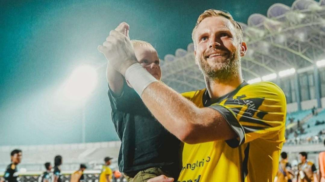 Kiper Dewa United Sonny Stevens