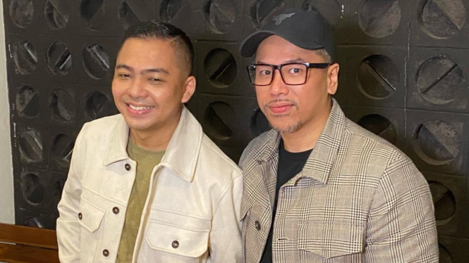 Ade Govinda dan Sammy Simorangkir