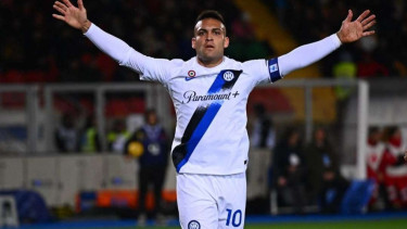 Pemain Inter Milan Lautaro Martinez rayakan gol