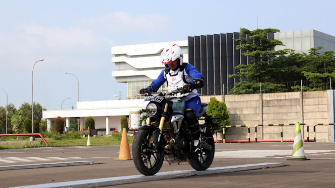 Ilustrasi safety riding