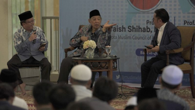 Prof Dr M Quraish Shihab, MA (tengah) di Seminar Persaudaraan Manusia.