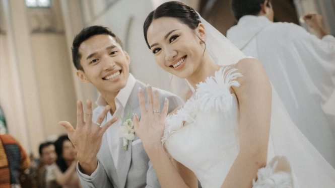 Shanju eks JKT48 dan Jonatan Christie