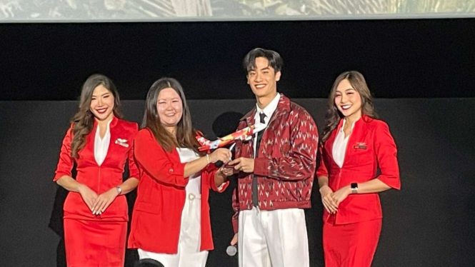 Gandeng Aktor Tay Tawan, AirAsia Luncurkan Kampanye Takeover Thailand