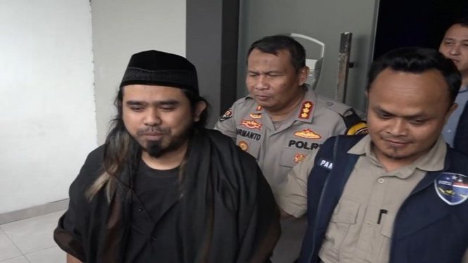 Gus Samsudin dijemput penyidik Siber Polda Jatim