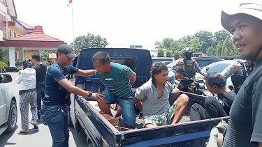 Polres Pasuruan Gerebek Kampung Narkoba, 6 Terduga Pelaku Ditangkap.