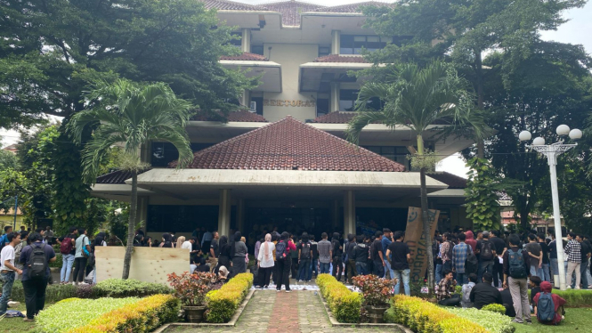 Kampus Universitas Pancasila di Jalan Srengseng Sawah