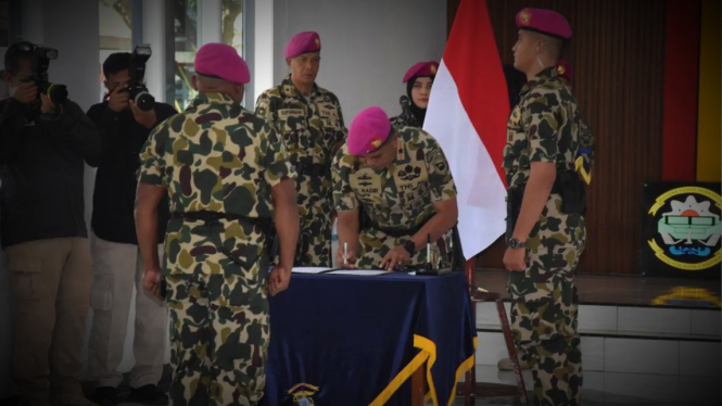 VIVA Militer: Sertijab Asrena Pasmar 2, Kolonel Marinir Karlos Rehabiam Deda