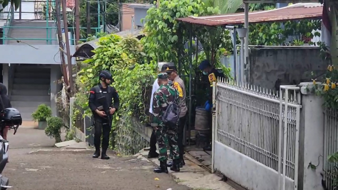 Lokasi penggeledahan rumah warga tangsel atas kasus praktek spiritual dan penemuan barang peledak