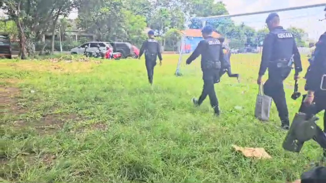 Tim gegana usai melakukan sterilisasi dan penggeledahan di rumah warga tangsel
