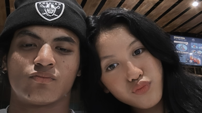 Vadel Badjideh dan Loly.