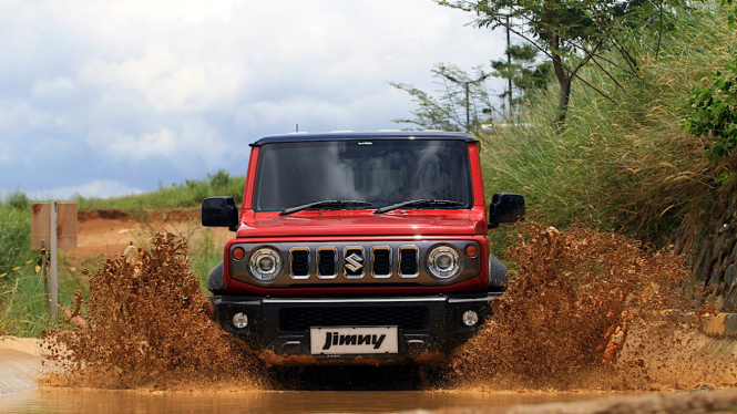 Test drive Suzuki Jimny 5 pintu