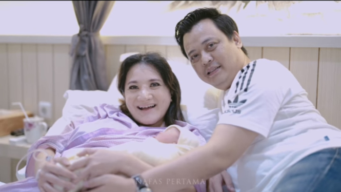 Kiki Amalia dan suami.
