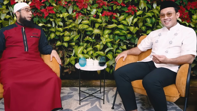 Ustaz Khalid Basalamah dan Denny Sumargo