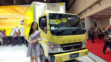 Booth Mitsubishi Fuso di GIICOMVEC 2024