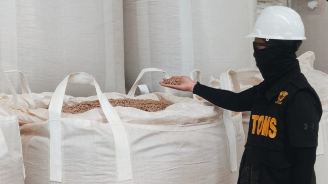 Bea Cukai ekspor perdana Wood Pellet