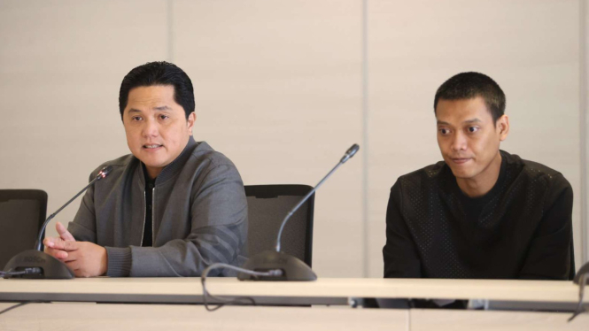 Kurnia Meiga dan Ketua Umum PSSI, Erick Thohir