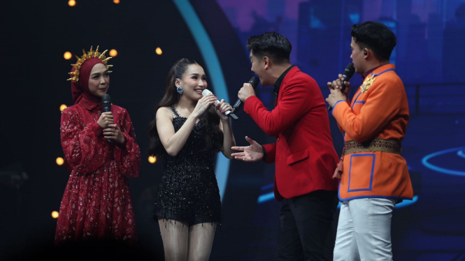 Ria Ricis, Ayu Ting Ting dan Boy William di HUT ANTV.