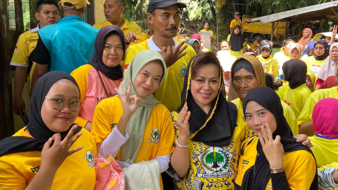 Caleg Golkar Melli Darsa.
