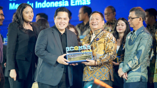 PNM menerima Award Top Contributor BUMN For Communications di ajang BCOMSS 2024