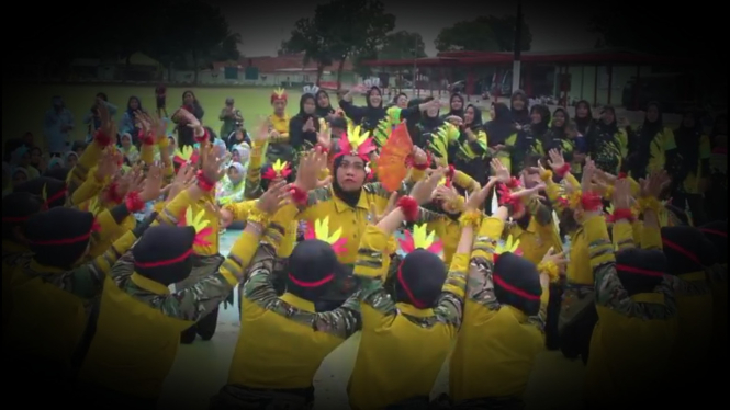 VIVA Militer: HUT Kostrad di Yonif 305 Tengkorak