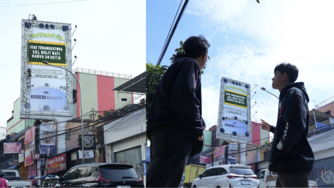 Billboard karangan bunga duka cita.