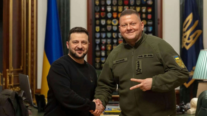 Volodymyr Zelensky dan Valerii Zaluzhnyi