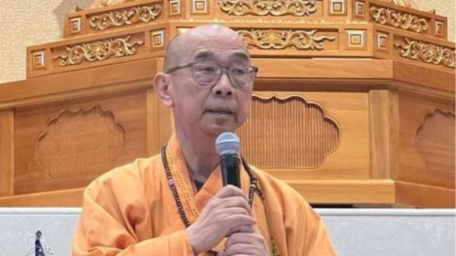 Mahanayaka Chaokun Prajnavira Mahasthavira lebih dikenal sebagai Suhu Hui Siong